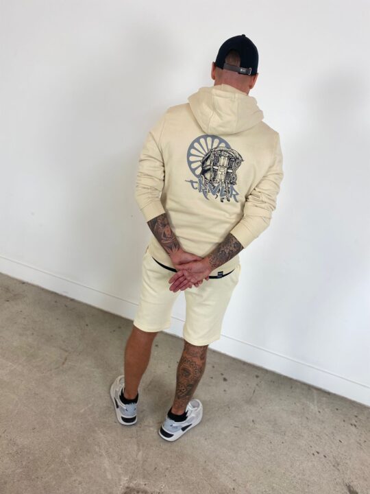 Traveler hoodie beige model
